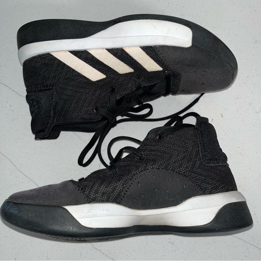 Adidas kids black high tops sz 3